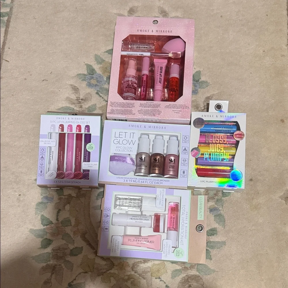 Smoke & Mirrors Makeup Set Collection - Picture 1 of 6